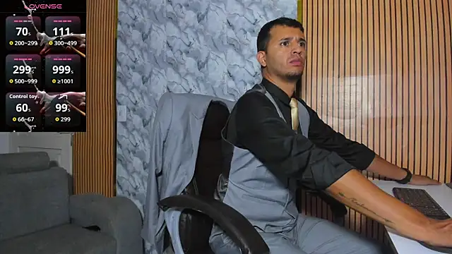 Hideintheoffice online show from November 25, 10:59 am