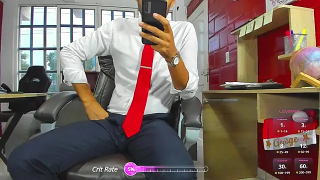 Snapshot of Hideintheoffice chatting on December 19, 11:29 am Hideintheoffice online show from December 19, 11:29 am