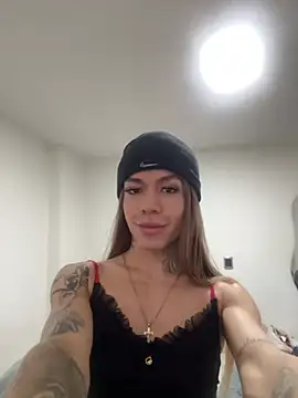 Snapshot of Camillesanto chatting on March 13, 4:23 pm Camillesanto online show from March 13, 4:23 pm
