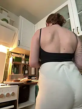 MayaMystic online show from April 4, 11:06 am