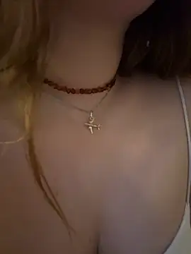 MayaMystic online show from November 3, 1:04 pm