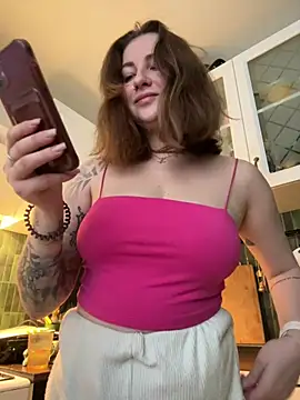 MayaMystic online show from January 14, 1:04 pm