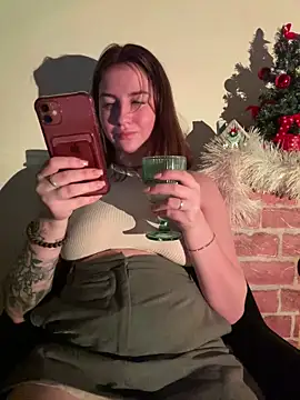 MayaMystic online show from December 17, 1:27 pm