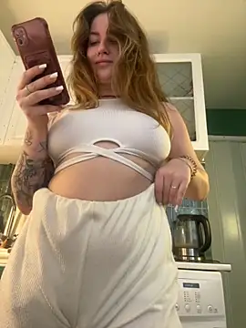 MayaMystic online show from November 14, 1:04 pm