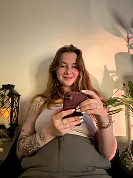 MayaMystic online show from November 18, 11:35 am