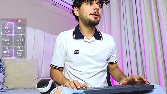 Snapshot of Samir_bear chatting on September 20, 12:32 pm Samir bear online show from September 20, 12:32 pm