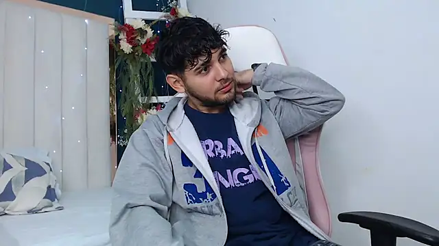 Snapshot of Samir_bear chatting on March 17, 12:25 pm Samir bear online show from March 17, 12:25 pm
