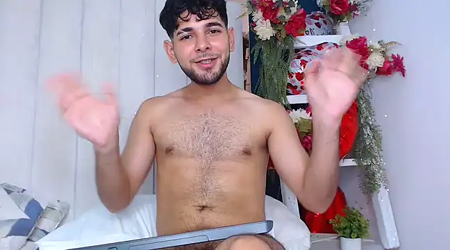 Snapshot of Samir_bear chatting on February 25, 12:27 pm Samir bear online show from February 25, 12:27 pm