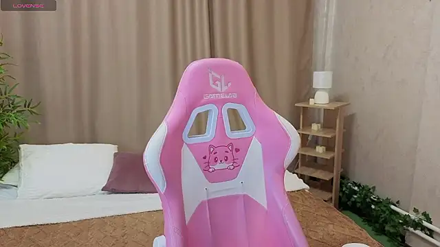 Snapshot of Cheryl__Brown chatting on January 14, 1:42 am Cheryl Brown online show from January 14, 1:42 am