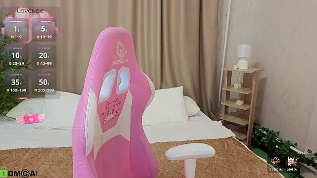 Snapshot of Cheryl__Brown chatting on January 13, 1:42 am Cheryl Brown online show from January 13, 1:42 am