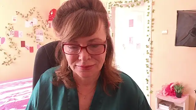 Snapshot of Miss_Moren chatting on March 23, 5:51 am Miss Moren online show from March 23, 5:51 am