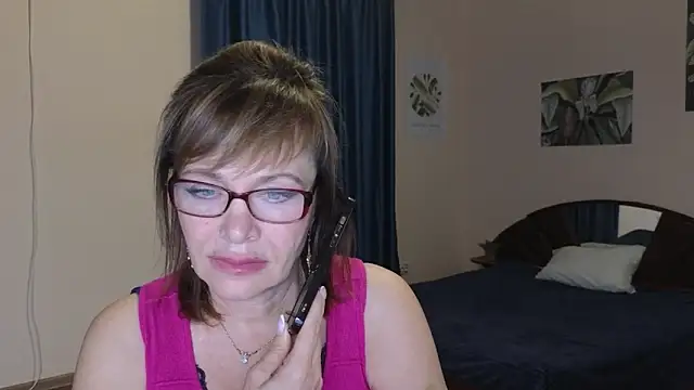 Miss Moren online show from November 18, 2:42 pm