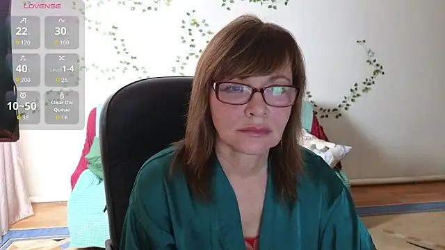 Snapshot of Miss_Moren chatting on April 5, 5:58 am Miss Moren online show from April 5, 5:58 am