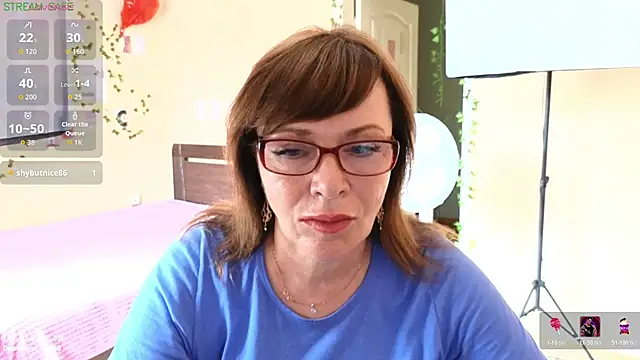 Snapshot of Miss_Moren chatting on July 25, 6:32 am Miss Moren online show from July 25, 6:32 am