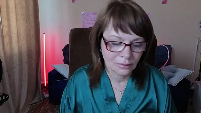 Snapshot of Miss_Moren chatting on June 28, 5:47 am Miss Moren online show from June 28, 5:47 am