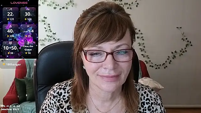 Snapshot of Miss_Moren chatting on July 12, 5:52 am Miss Moren online show from July 12, 5:52 am