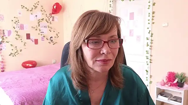 Snapshot of Miss_Moren chatting on March 27, 7:50 am Miss Moren online show from March 27, 7:50 am