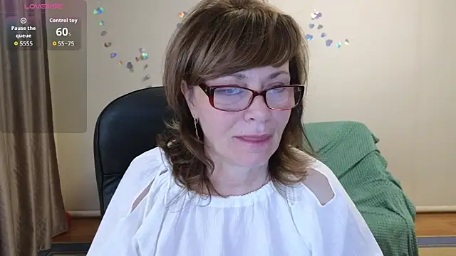 Snapshot of Miss_Moren chatting on March 20, 8:43 pm Miss Moren online show from March 20, 8:43 pm