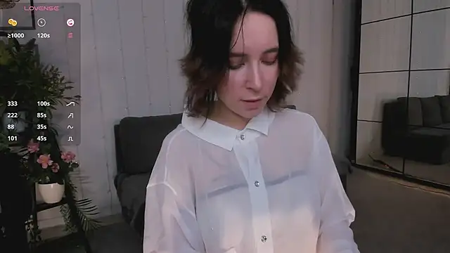 Snapshot of lilithlunna chatting on March 2, 10:23 pm lilithlunna online show from March 2, 10:23 pm