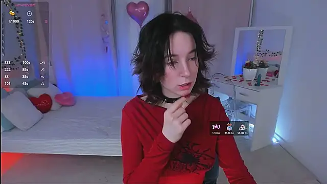 Snapshot of lilithlunna chatting on February 17, 4:39 pm lilithlunna online show from February 17, 4:39 pm