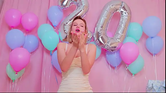 MeowthLilu online show from February 5, 3:57 am