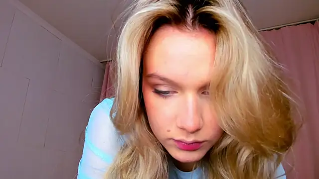 Snapshot of MeowthLilu chatting on November 29, 4:12 am MeowthLilu online show from November 29, 4:12 am