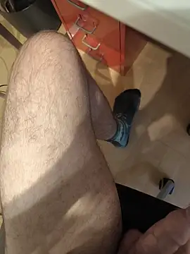 Snapshot of LeoSubLifestyle4You chatting on October 11, 10:33 pm LeoSubLifestyle4You online show from October 11, 10:33 pm