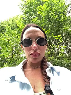 Snapshot of imMolly11 chatting on July 24, 11:17 am imMolly11 online show from July 24, 11:17 am