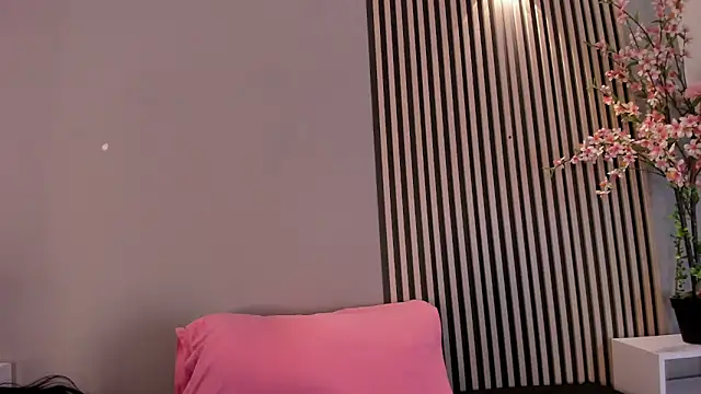 BrithanySummer online show from February 15, 3:51 am