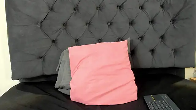 BrithanySummer online show from October 4, 8:43 pm