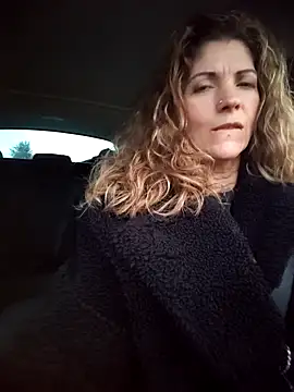 Snapshot of sansan2411 chatting on February 12, 4:51 pm sansan2411 online show from February 12, 4:51 pm