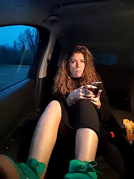 Snapshot of sansan2411 chatting on February 1, 5:00 pm sansan2411 online show from February 1, 5:00 pm