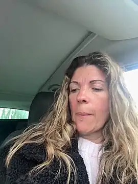 sansan2411 online show from March 28, 1:01 pm