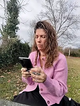 Snapshot of sansan2411 chatting on February 21, 1:02 pm sansan2411 online show from February 21, 1:02 pm