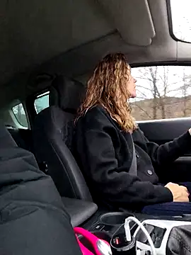 Snapshot of sansan2411 chatting on February 3, 9:14 am sansan2411 online show from February 3, 9:14 am