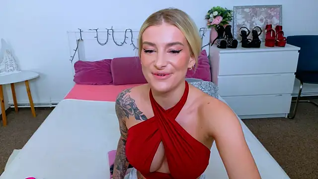 Lia Benini online show from April 14, 10:31 am