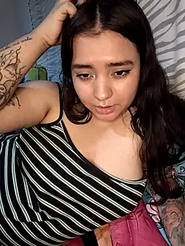 Snapshot of Ema_kraus chatting on March 18, 6:39 am Ema kraus online show from March 18, 6:39 am