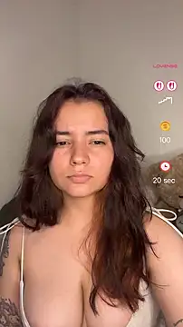 Snapshot of Ema_kraus chatting on February 14, 12:33 am Ema kraus online show from February 14, 12:33 am