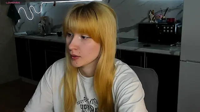 Sweet white chocolate online show from February 13, 9:48 pm