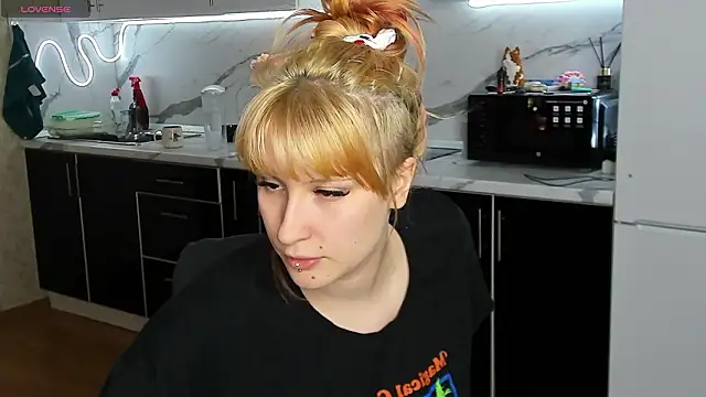 Sweet white chocolate online show from March 4, 9:11 pm