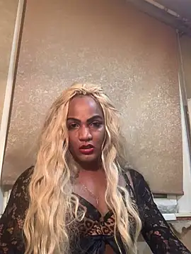 Snapshot of The-Beyonce chatting on January 3, 4:22 am The-Beyonce online show from January 3, 4:22 am