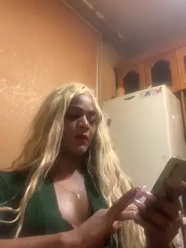 Snapshot of The-Beyonce chatting on January 5, 4:38 pm The-Beyonce online show from January 5, 4:38 pm