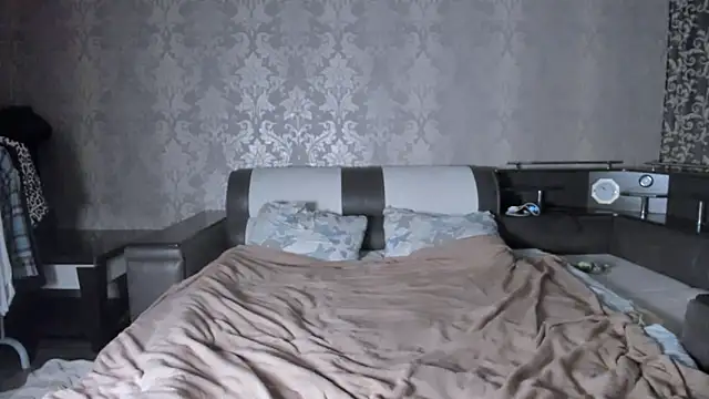 Agnes Allenn online show from December 2, 10:06 am