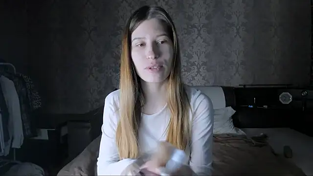 Agnes Allenn online show from November 21, 10:25 am