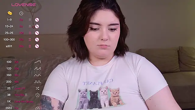 YumiYammy online show from December 4, 8:19 pm