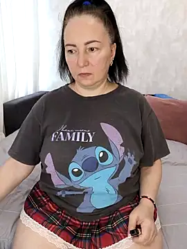 Snapshot of HairyVicky chatting on October 7, 6:25 am HairyVicky online show from October 7, 6:25 am