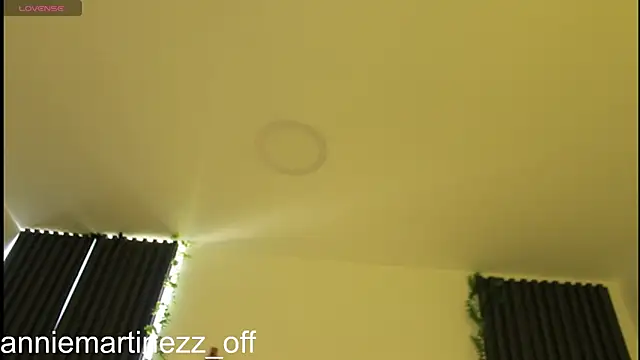 Snapshot of anniemartinezz chatting on October 2, 1:14 pm anniemartinezz online show from October 2, 1:14 pm