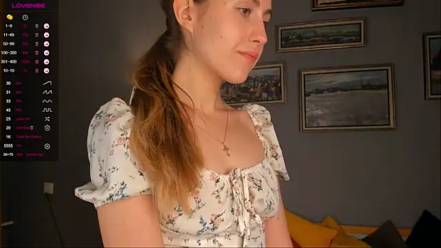 Snapshot of TinaByrd chatting on December 20, 7:28 pm TinaByrd online show from December 20, 7:28 pm