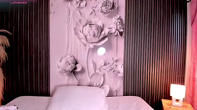 Snapshot of RoseCassie chatting on July 9, 12:37 pm RoseCassie online show from July 9, 12:37 pm