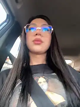 RoseCassie online show from April 2, 1:18 pm